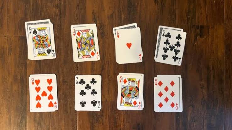 Understanding the Emotional Cycle of Card Game Sessions